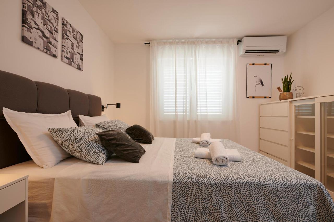 Apartman Miro - Center Of Trogir Buitenkant foto