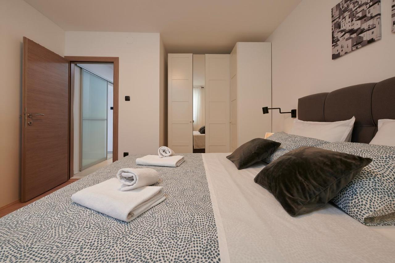 Apartman Miro - Center Of Trogir Buitenkant foto