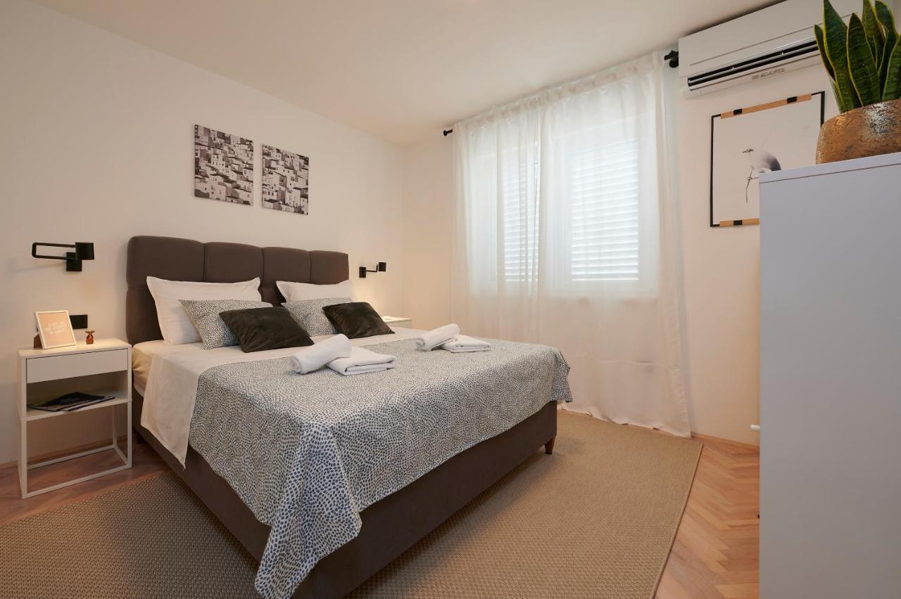 Apartman Miro - Center Of Trogir Buitenkant foto